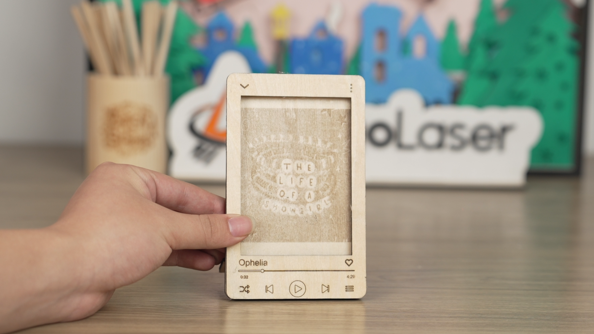 Cómo cortar con láser un atril de madera para música 06