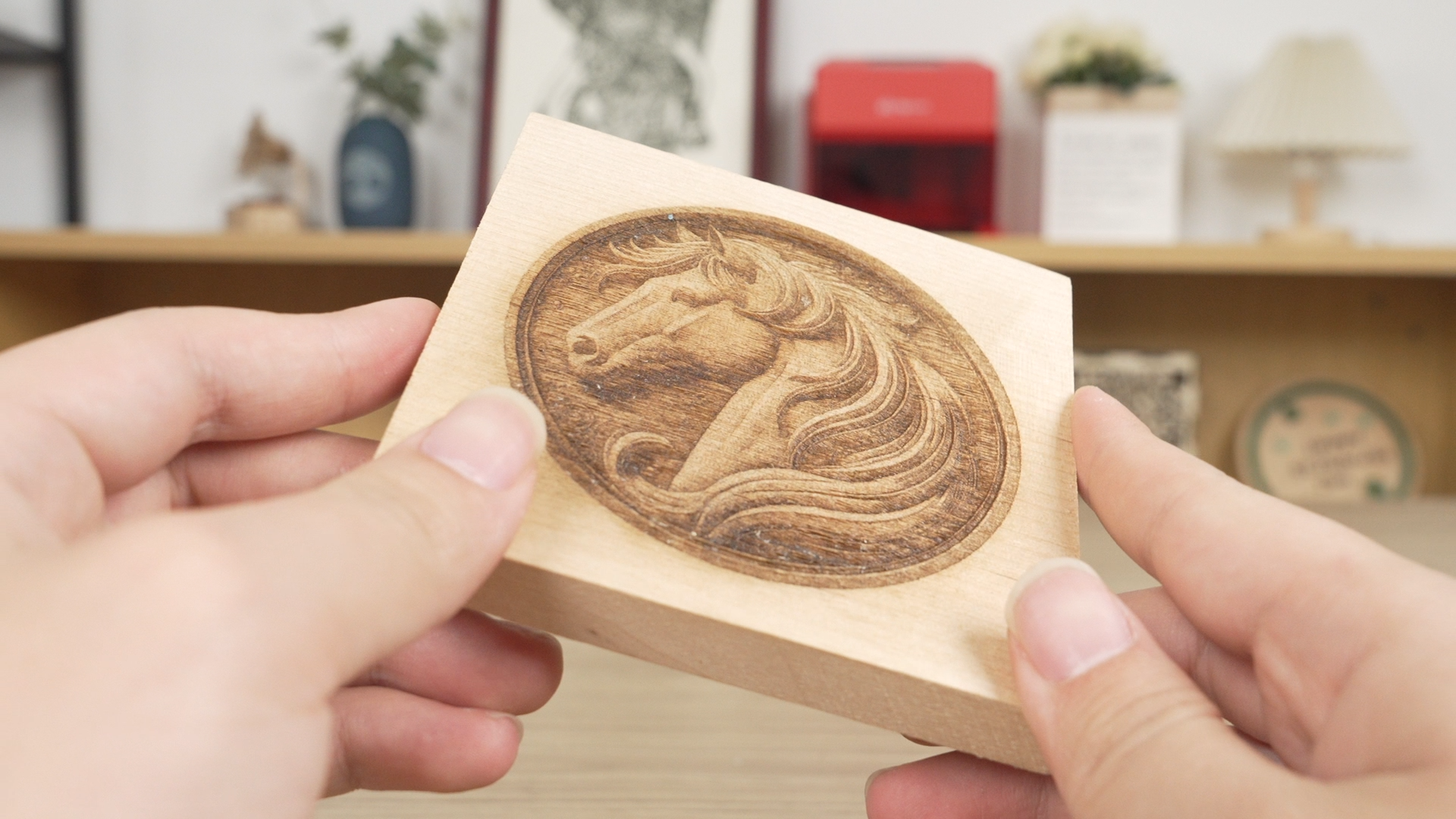 Cómo grabar con láser relieves de tablas de madera de pino 00