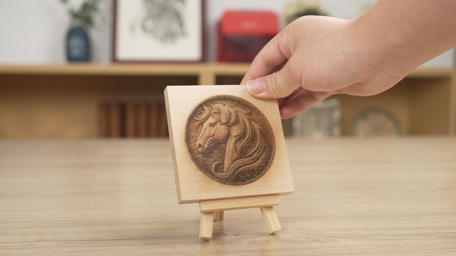 Cómo grabar con láser relieves de tablas de madera de pino 07