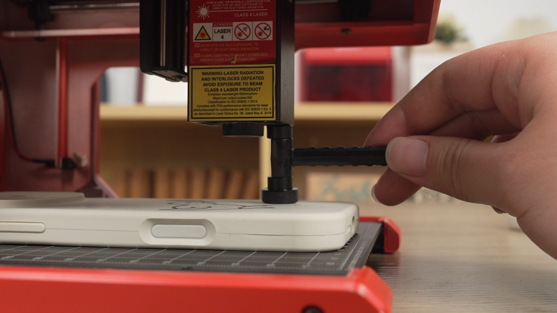 Cómo grabar con láser fundas de silicona para teléfonos 02