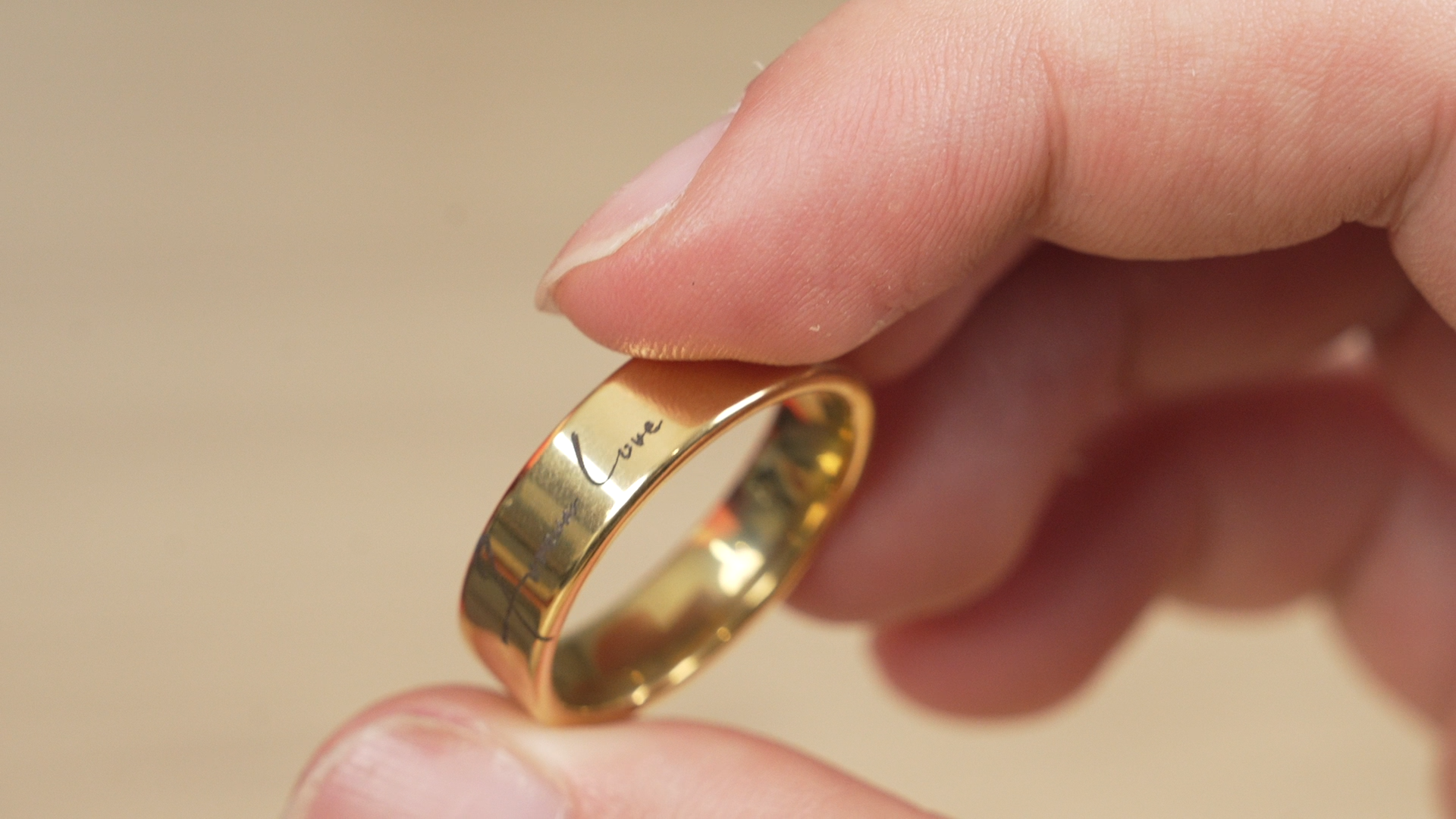 How to Laser Engrave a Steel Ring with a 1064nm Infrared Laser 05