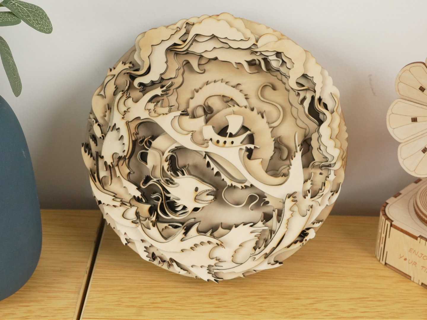 Patrón de dragón de madera cortado con láser