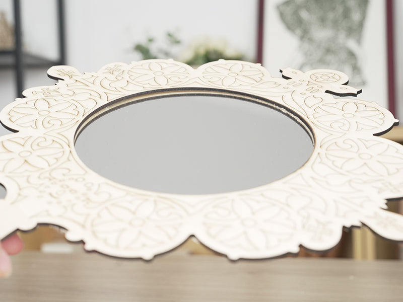 Espejo de madera contrachapada cortado con láser