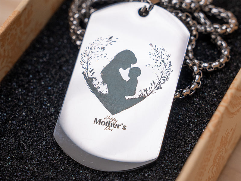 Collar de metal de Día de la Madre grabado con láser