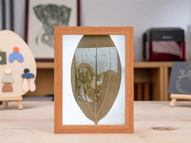 Laser Engraved Parent-Child Dry Leaves for Mother's Day