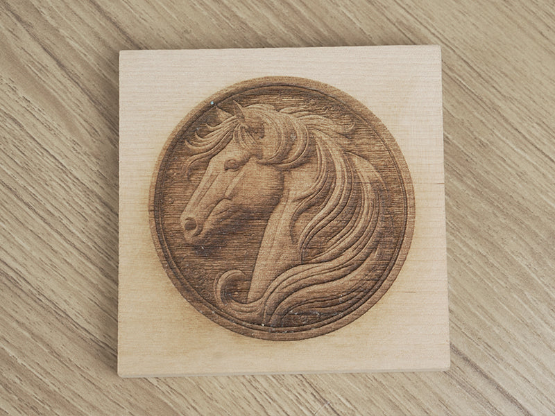 Relieves de tablero de madera de pino grabados con láser