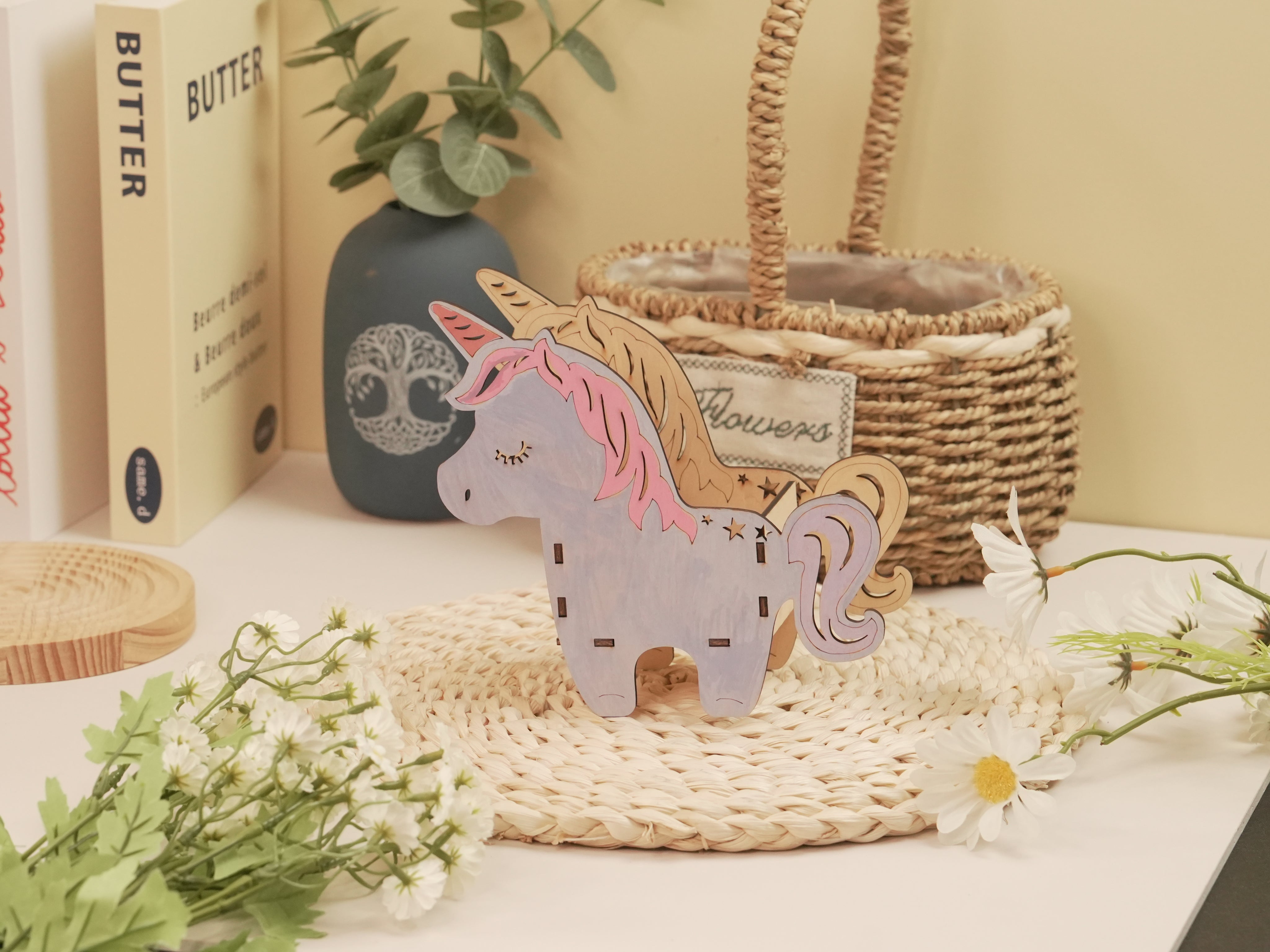 Portalápices de unicornio de madera contrachapada cortado con láser