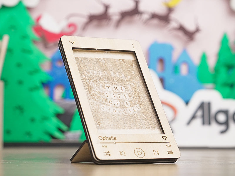 Atril de madera cortado con láser